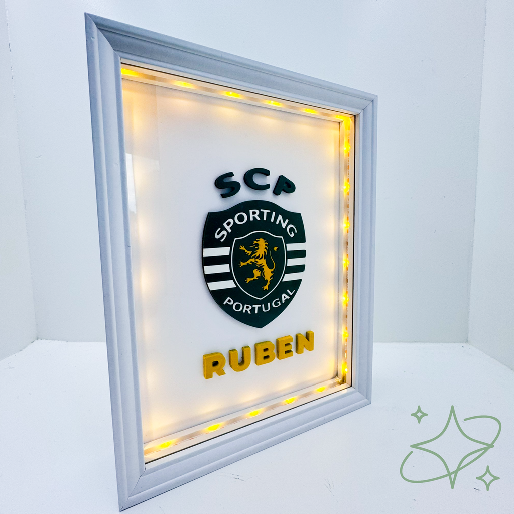 Cornice LED Sport Personalizzata con Nome - Lampada 3D in Legno su Vetro - Ogni Sport Disponibile - Formato 26.5x20- Idea Regalo Atleti