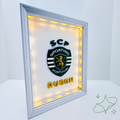 Cornice LED Sport Personalizzata con Nome - Lampada 3D in Legno su Vetro - Ogni Sport Disponibile - Formato 26.5x20- Idea Regalo Atleti