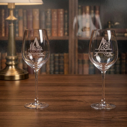 Set vino personalizzato con 2 calici incisi e wine caddy in noce